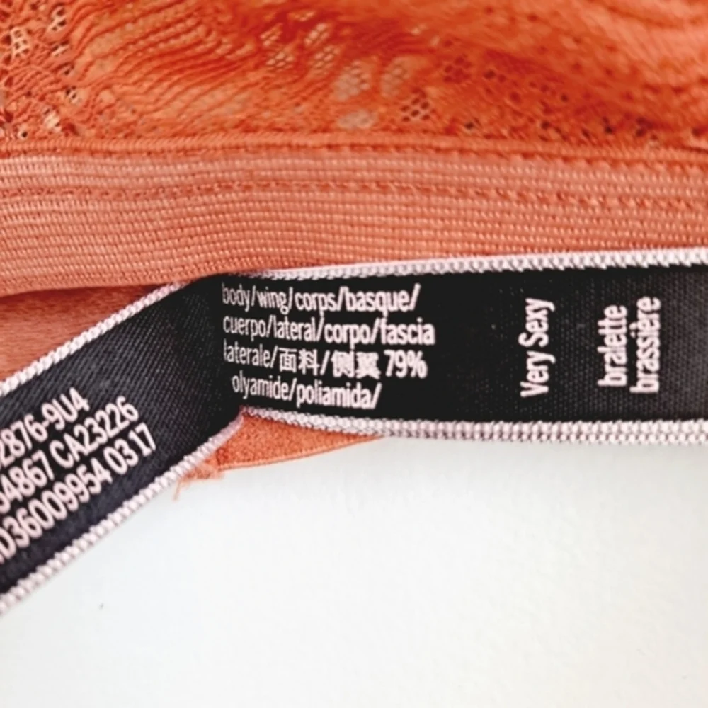 Victoria's Secret Very Sexy Lace Bralette - Small